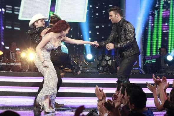 Dulce bailó con Jencarlos.