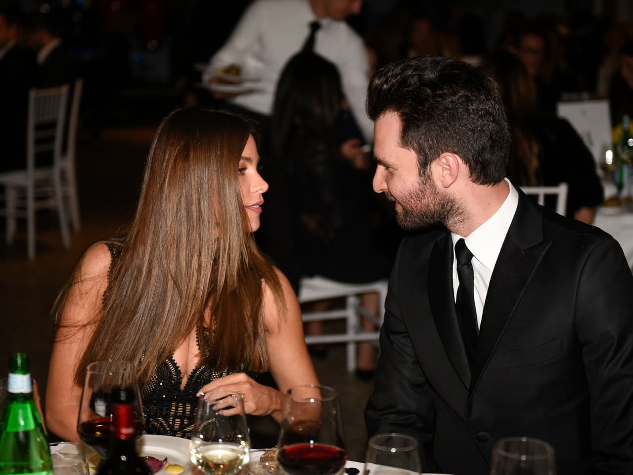 Sofía Vergara y el productor de cine Andrea Iervolino bailaron y se divirtieron juntos en la gala del Ischia Global Film and Music Fest, en Roma.