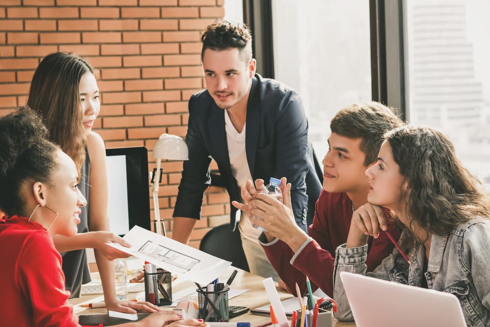 Los negocios se harán con facilidad, se crearán nuevas amistades y contactos prometedores.
<br>
