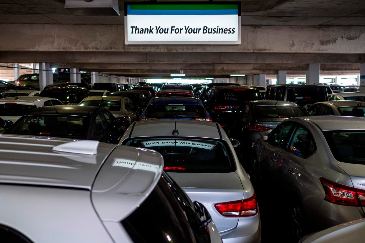 El área de autos de alquiler del del Aeropuerto Internacional de San Juan, Puerto Rico, también afectada por la paralización del turismo.
<br>