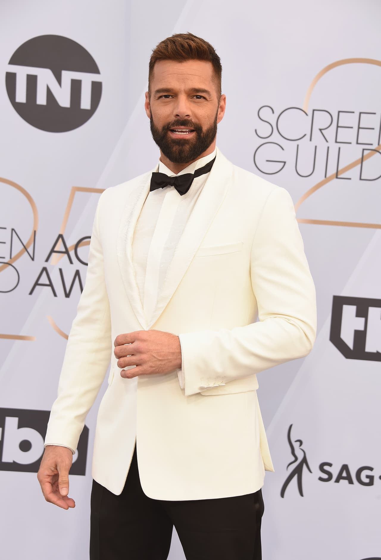 “Querida familia latina, si se sienten aterrorizados, desconsolados y derrotados por el bombardeo de ataques contra nuestra comunidad latina, no están solos”, se lee en el inicio del extenso escrito.