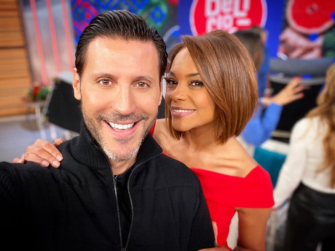 Esta semana nos honró con su visita Ilia Calderón, y quien no perdió la oportunidad de tomarse una foto con ella fue nuestro Quique Usales.