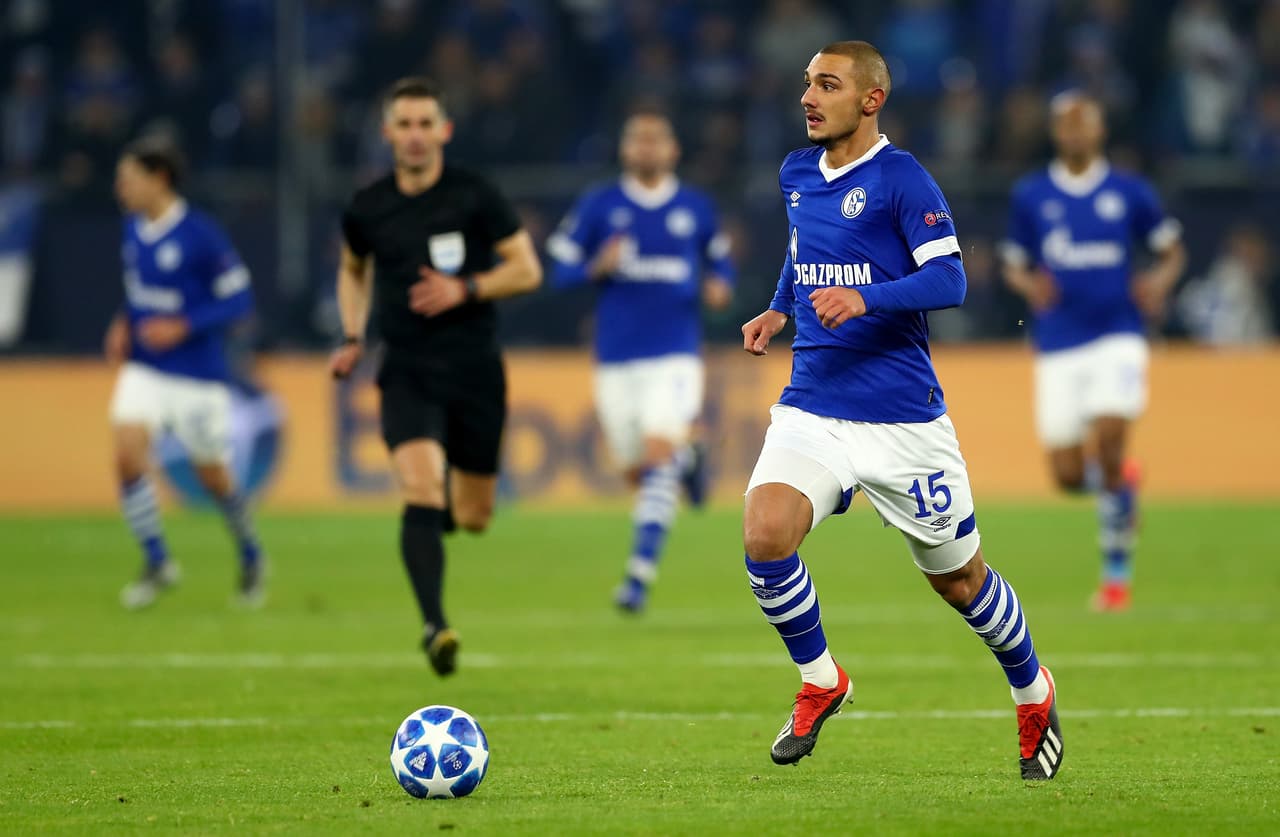 Ahmed Kutucu con Schalke 04 en la Bundesliga (2018)