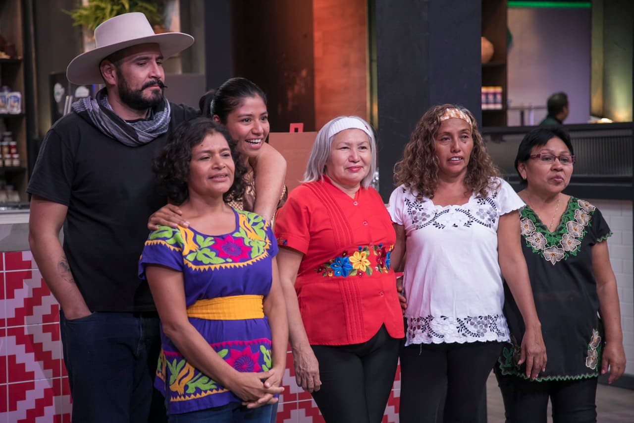 Luego de que la chef Belén Alonso les enseñara el modo de preparación, las cuatro familias se pararon frente a los jueces y la presentadora para conocer el veredicto.