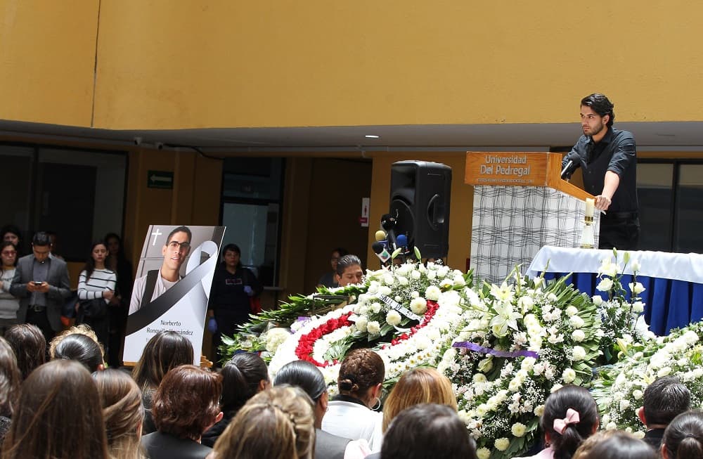 <b>Reconocido por la ropa.</b> Norberto fue encontrado sin vida las primeras horas de este lunes tras haber permanecido seis días desaparecido, según la Procuraduría General de Justicia (PGJ) capitalina. De acuerdo con información del organismo, el cuerpo del joven de 22 años fue localizado en la Alcaldía de Xochimilco, al sur de la capital mexicana, y sus familiares lo reconocieron por la ropa que portaba.