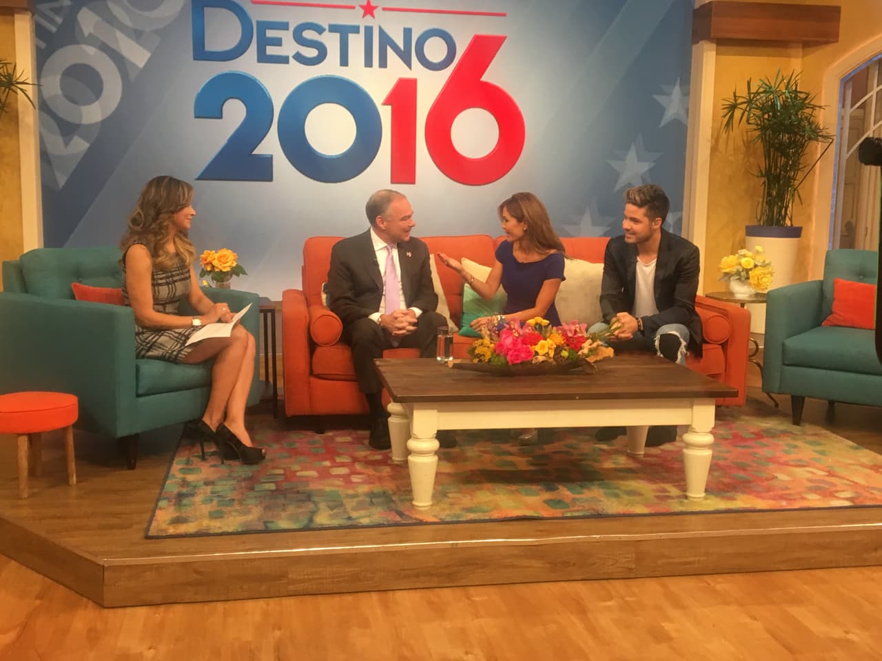 También nos mostró un lado poco conocido y nos deleitó tocando la armónica.