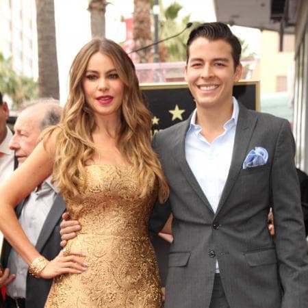 La latina estuvo casada previamente con José González y de esa relación nació Manolo, que hoy día tiene 25 años.