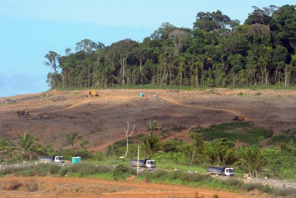 Belo Monte, temen los ambientalistas y los indígenas brasileños, lleva hacia el abismo de la fractura gaiana, hacia la muerte planetaria, hacia la carbonización de la atmósfera (como la de Venus y Marte, dos planetas muertos con una atmósfera de más del 90% de dióxido de carbono), así como a un calentamiento global que pondrá a la vida orgánica contra las cuerdas.