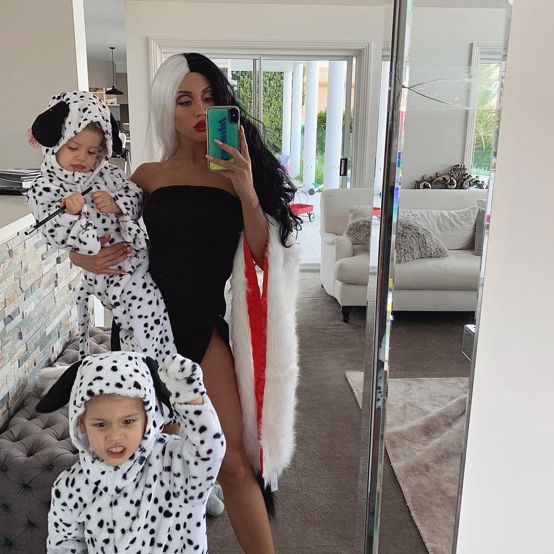 Tammy Hembrow dejó a un lado sus rutinas de ejercicios y se difrazó con sus hijos. ¡Divinos!