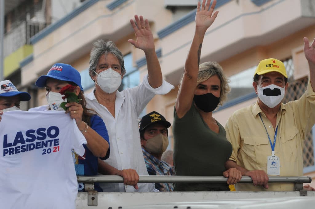 Lasso es el candidato del movimiento CREO y el partido Social Cristiano y representa la opción conservadora en cuestiones sociales y políticas, mientras sostiene una agenda aperturita del mercado, favoreciendo al sector privado.