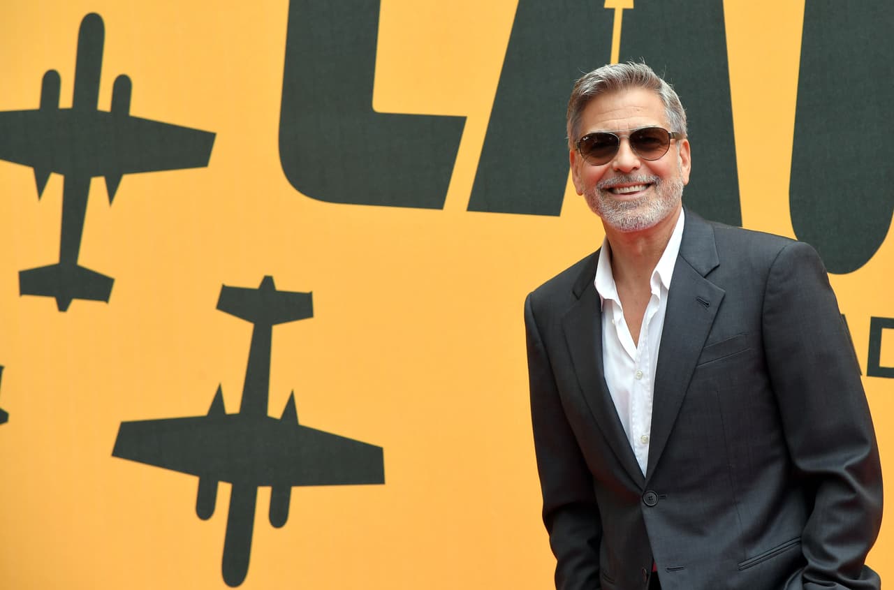 Uno de los galanes más codiciados de Hollywood es 
<b><a href="https://www.univision.com/noticias/trending/oprah-winfrey-y-george-clooney-donan-1-millon-de-dolares-a-la-marcha-de-los-sobrevivientes-del-tiroteo-de-parkland" target="_blank">George Clooney. </a></b>
<br>