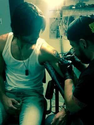 <b><a href="http://www.univision.com/temas/jose-ron">Ron</a></b> siempre ha dicho que su animal favorito y con el que más se identifica es el león, es por eso que decidió tatuarse dicho animal en el brazo izquierdo.