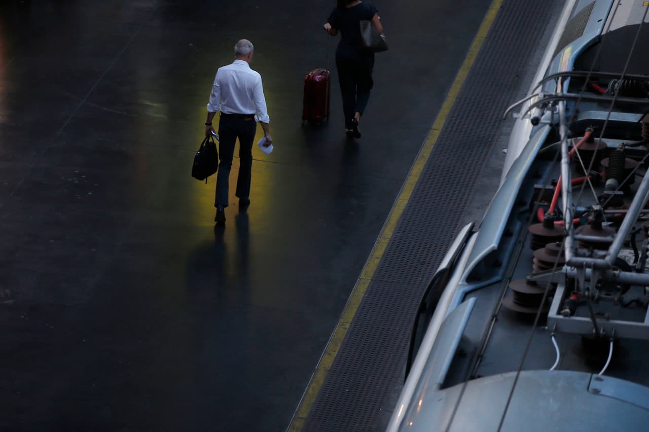 El accidente se produjo en plena huelga de los servicios ferroviarios españoles, que habían previsto garantizar el 66% de los trenes en las líneas catalanas en hora punta.
