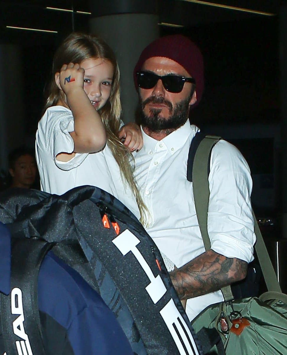 Harper volteó a las cámaras.