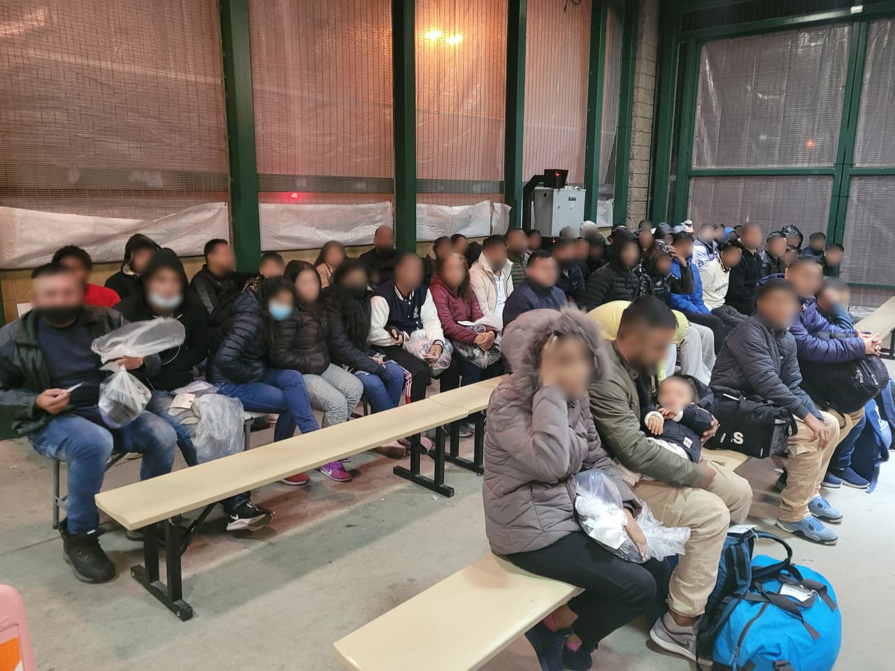 Los grupos estaban formados por adultos que cruzaron solos, niños no acompañados y unidades familiares de nueve países diferentes.