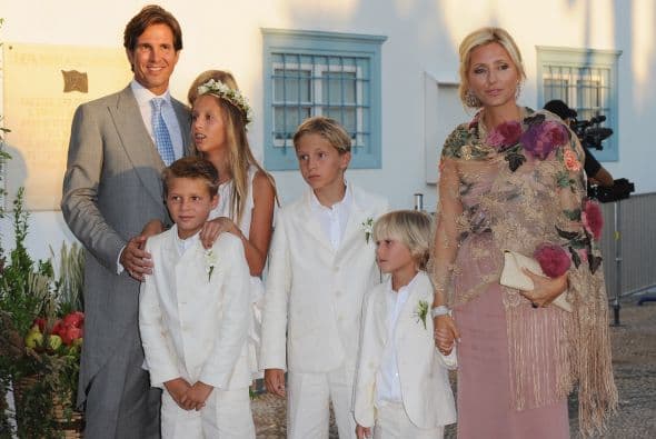 Marie-Chantal Miller era hija de un millonario, se enamoró del príncipe Pablo de Grecia, y tienen ahora cuatro hermosos hijos.