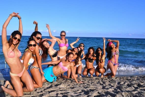 Las chicas de Nuestra Belleza Latina se escaparon a la playa y deleitaron a los caballeros con sus espectaculares curvas latinas.