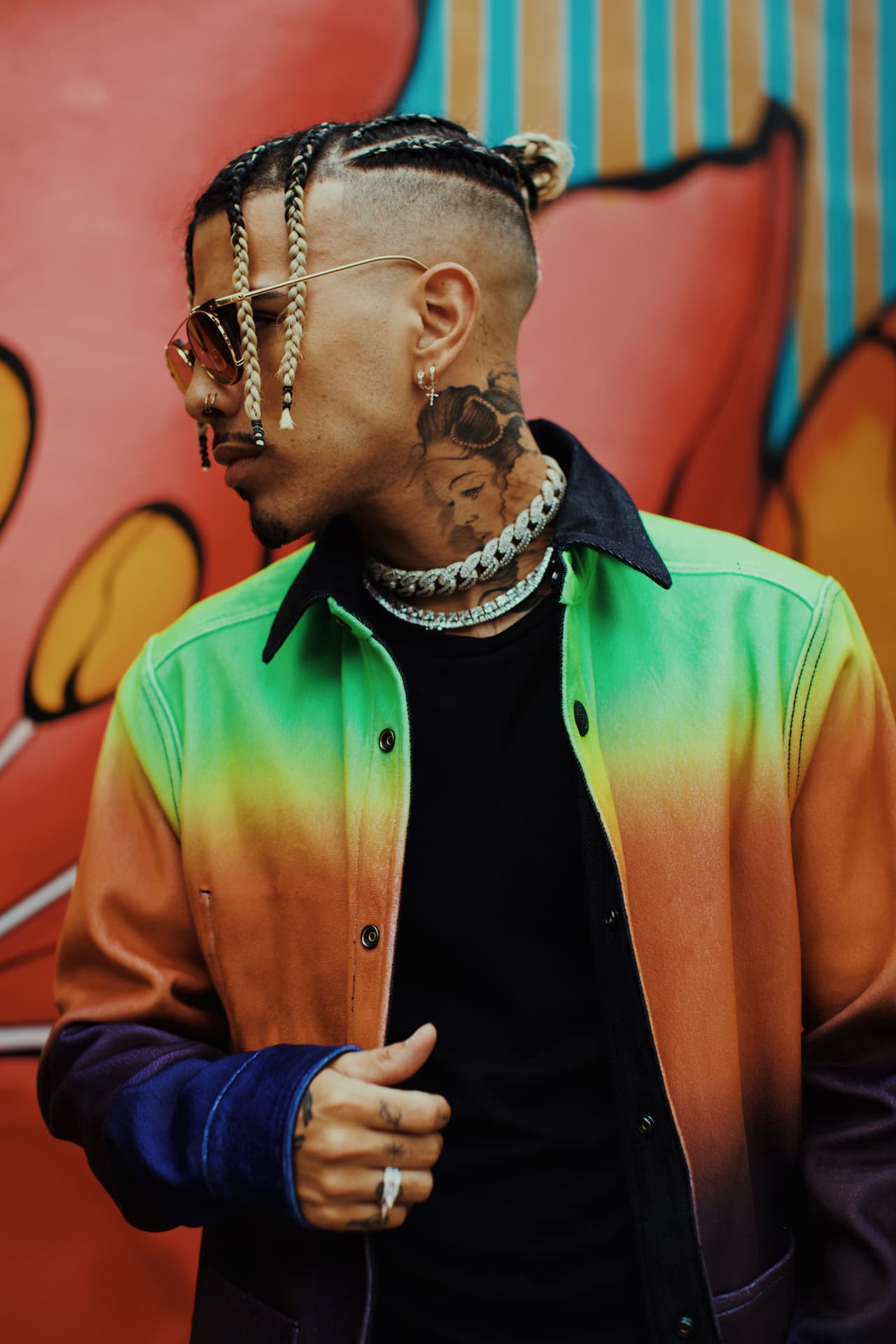 <b>Rauw Alejandro</b> compartirá el escenario con Camilo. El artista tiene dos nominaciones este año en Premios Juventud.