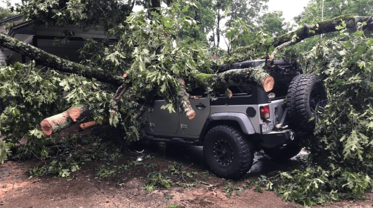 Autoridades piden a las personas que eviten circular en medio de la emergencia.