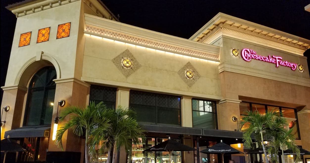 Hacienda suspende licencia de bebidas alcohólicas a The Cheesecake Factory de San Juan