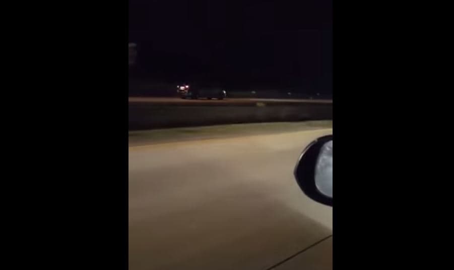 Enfermera manejó contra el tránsito hasta chocar con policía