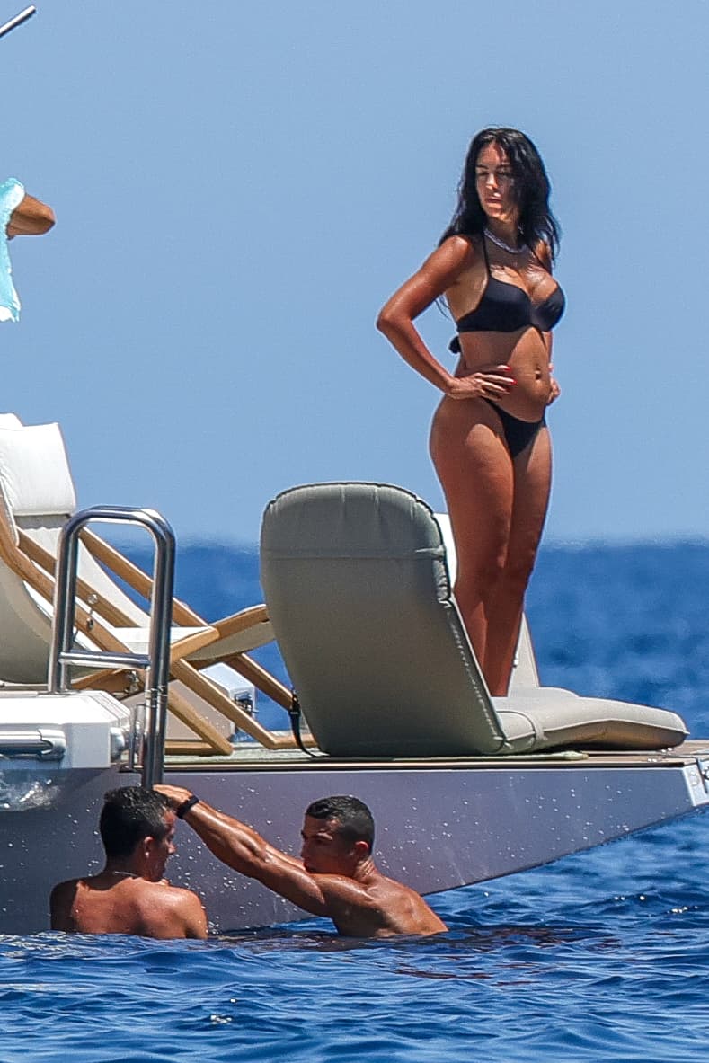 "
<b>Lo que quería era el dinero en efectivo</b>. Las cosas no son como lo contáis". 
<br>