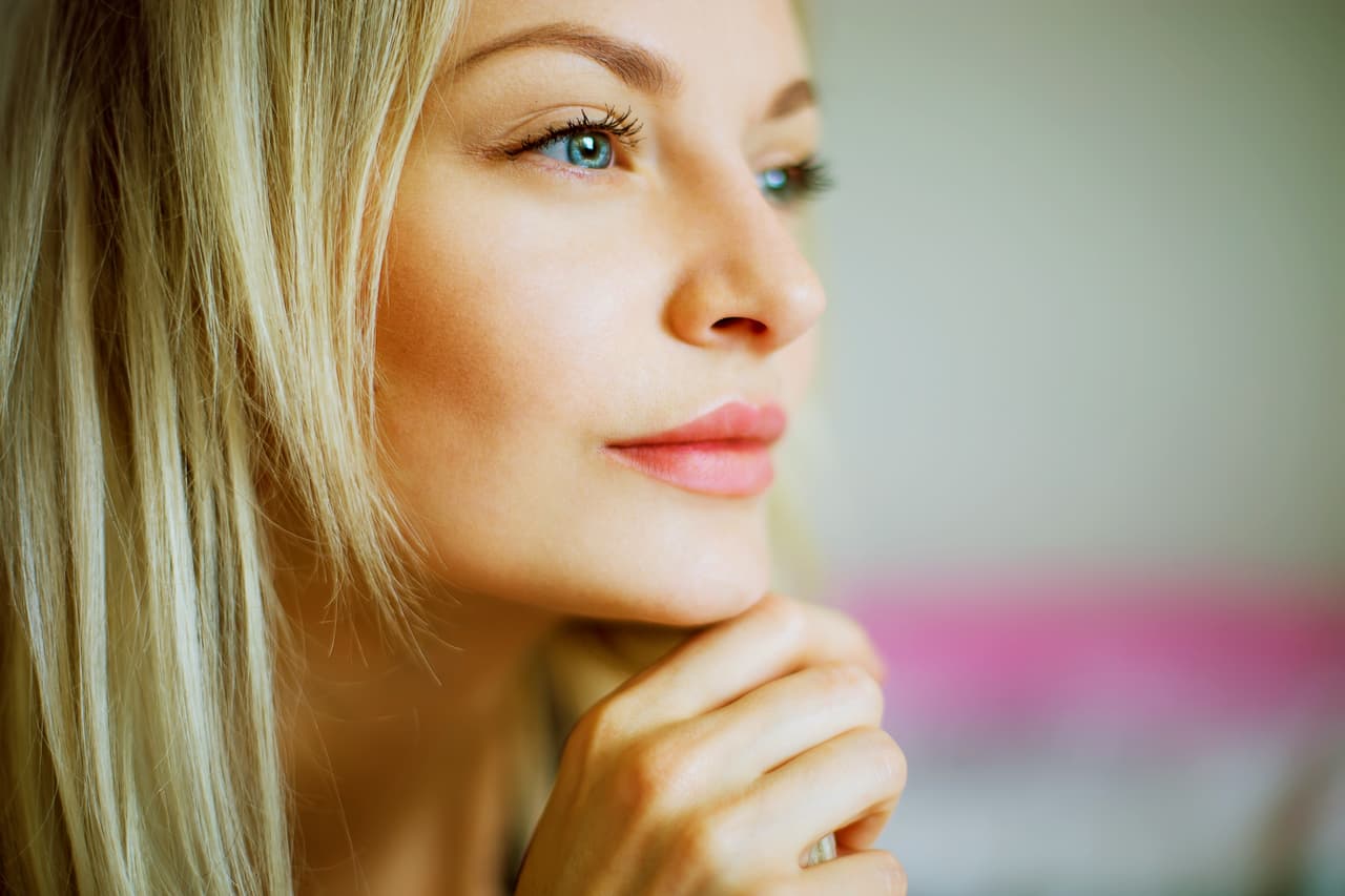 Este es un buen día para reflexionar en la forma en que estás conduciendo tus relaciones amorosas, familiares, de amigos y de trabajo ¿Son demasiado exigentes en el plano emocional, o por el contrario existe un equilibrio adecuado entre lo que deseas y lo que puedes hacer?