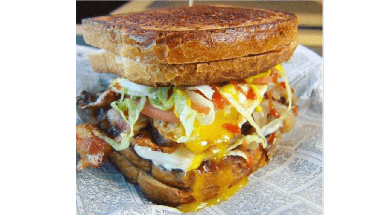 <b>Manzo's:</b> Este lugar aparece entre las 10 recomendaciones basado en reseñas de usuarios de Yelp por un buen precio. Queda en la calle 111, en el número 2353 oeste.