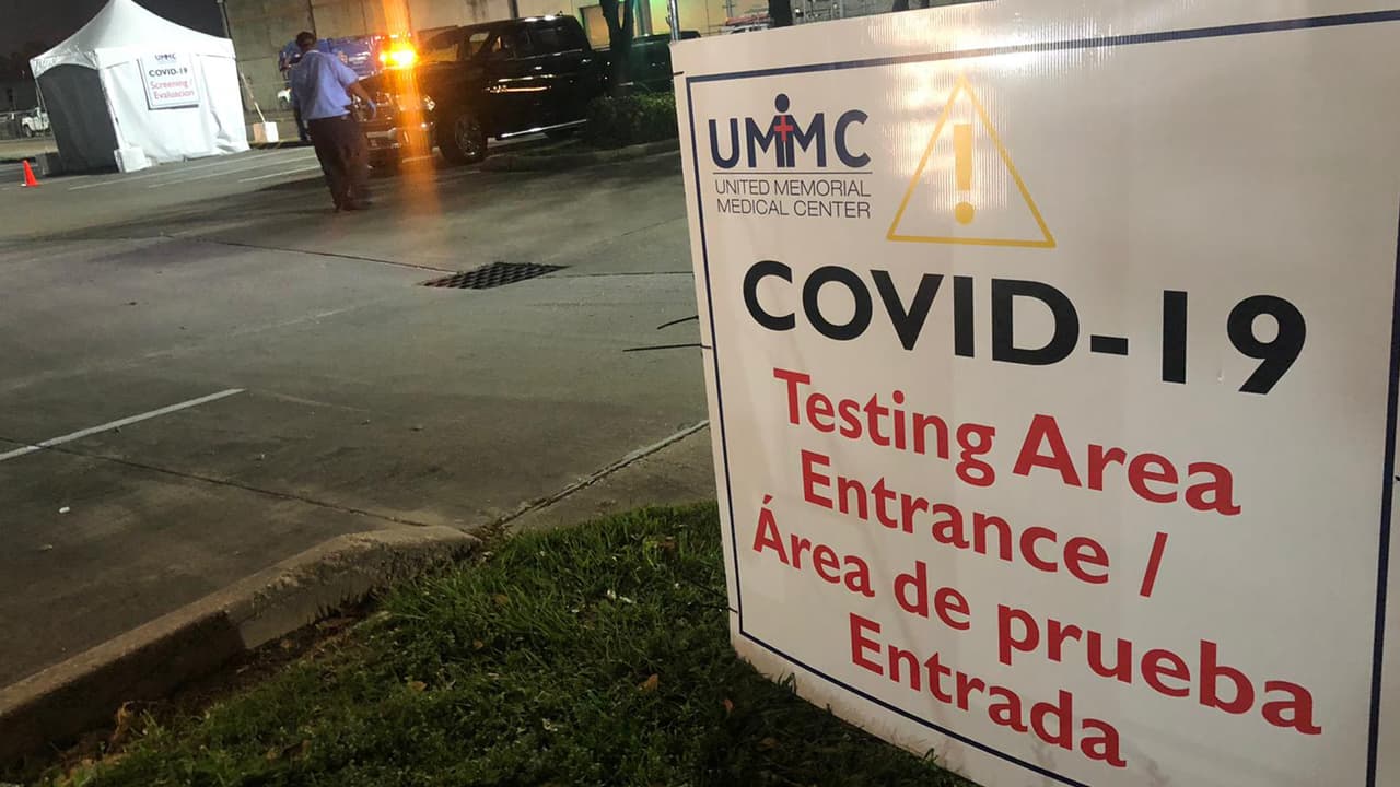 Desde temprana horas se dieron cita peronas interesadas en someterse a la prueba.