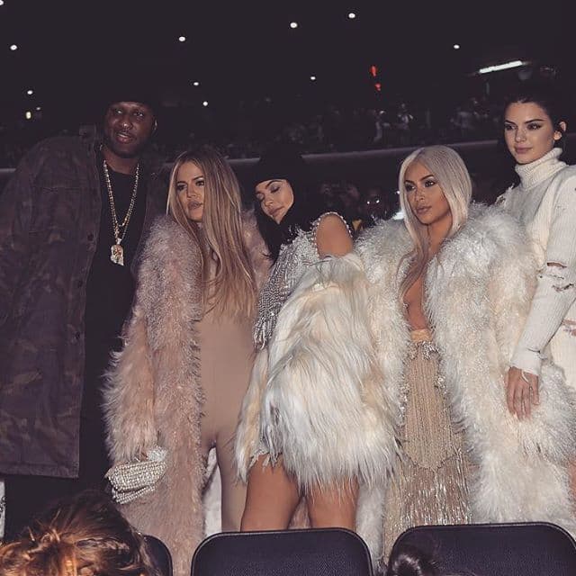 Toda la familia en el lanzamiento de YEEZY SEASON 3, hasta Lamar.