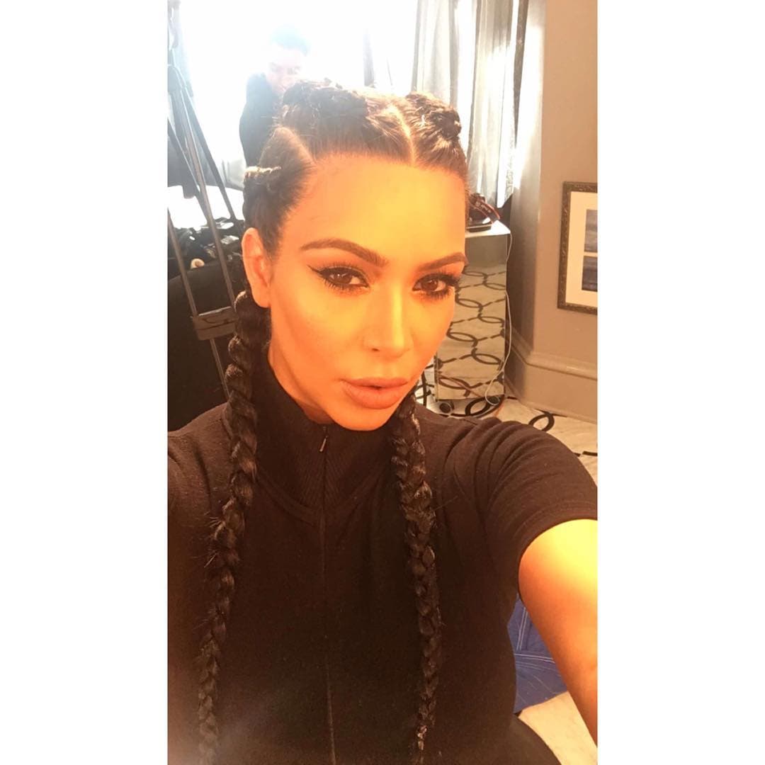 Claro, las trenzas también regresaron.