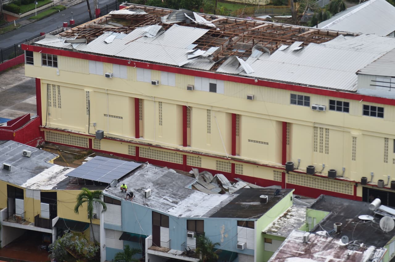 Una escuela del área de Rio Pidras, San Juan, perdió sus techos porla violencia del huracán María.