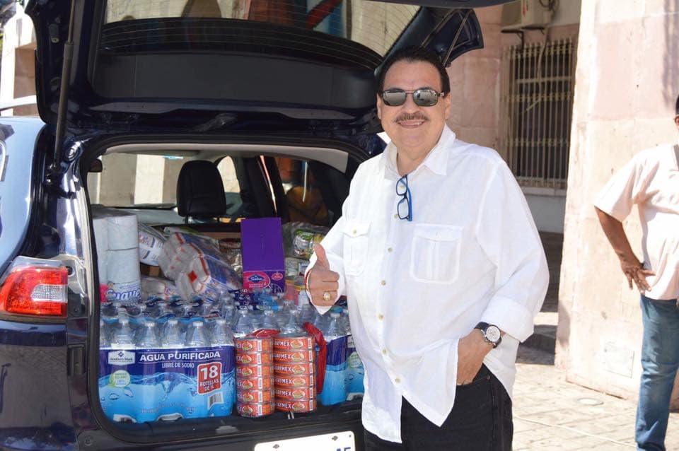 Julio Preciado, a pesar de que aún no se recupera de la operación en sus piernas, se hizo presente en la colecta que se realizó en Mazatlán y en un video pidió a sus compañeros que no sólo escribieran mensajes en las redes, sino que era el momento de actuar. "No se vale que solo se tomen la foto", dijo.