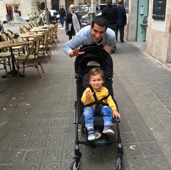 También cambió la vida de su familia, ¡aquí lo vemos dejándose consentir por su tío!