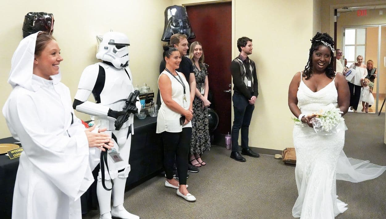 Que la Fuerza los acompañe: tres parejas dijeron 'sí, acepto' en una boda de Star Wars