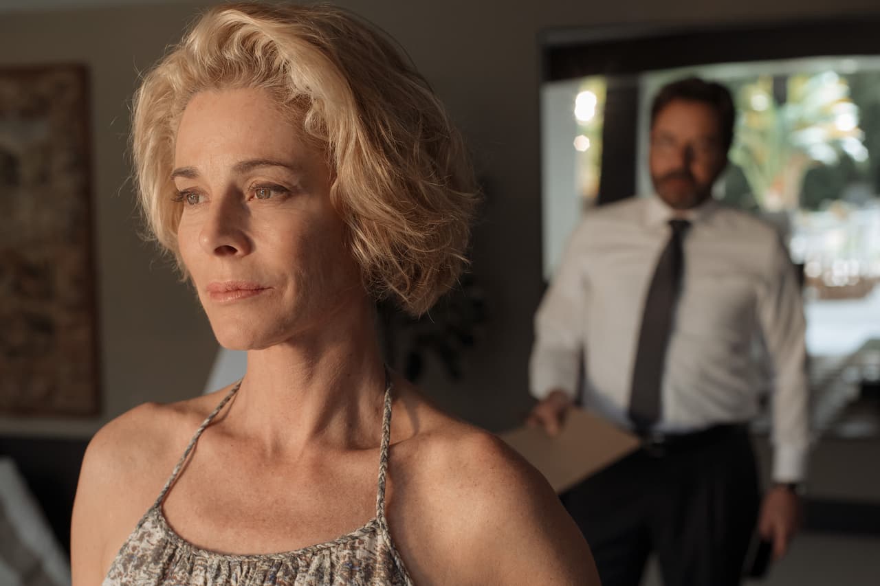 En "La Embajada" comienza a caer una lluvia de millones