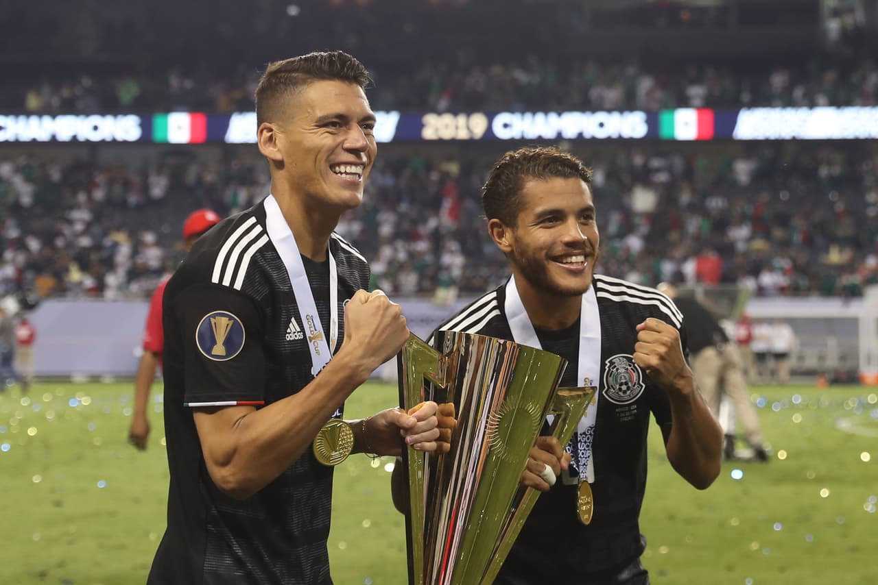 Héctor Moreno entrena por su cuenta con camiseta de 'Jona' Dos Santos 