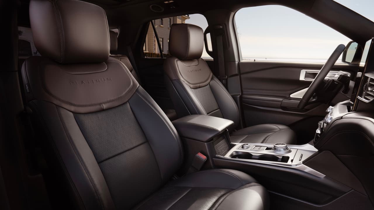 Para los mantes de la música la nueva Ford Explorer 2020 ofrece un sistema de sonido B&O de 980-watt, con 14 cornetas. pero independientemente del sistema de sonido elegido, todas las Explorers contarán con sistemas compatibles con radio satelital SiriusXM.