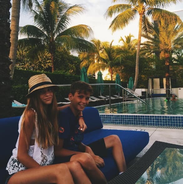 El tiempo pasa volando y así se veían Nicole y Alex hace unos años.