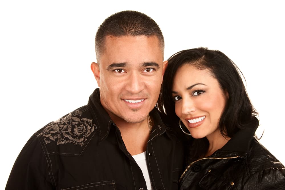 <b>Cáncer con Sagitario, relación de personalidades disímeles</b>
<br>Dos formas diferentes de ver la realidad. Para ti la casa, el hogar, lo es todo, el centro de tu vida, para Sagitario es el lugar donde uno cuelga el sombrero, se baña y sale a pasear. Sagitario es muy independiente, su actitud deportista y desenfadada te puede sacar de quicio cuando lo que estás buscando es intimidad sin interferencia de nadie.