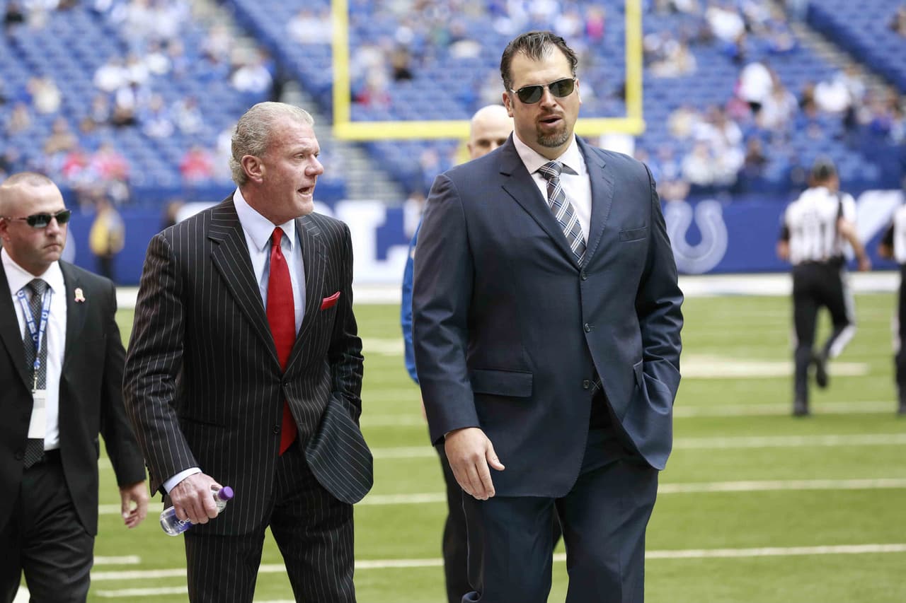Jim Irsay y Ryan Grigson tuvieron acalorada discusión por el mediocre paso de los Colts