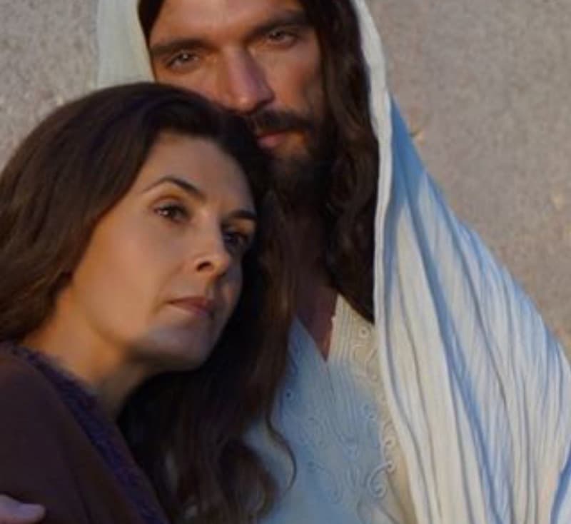 El papel de María fue interpretado por Mayrín Villanueva en la película 'Jesús de Nazareth'. Julián Gil fue Jesús.