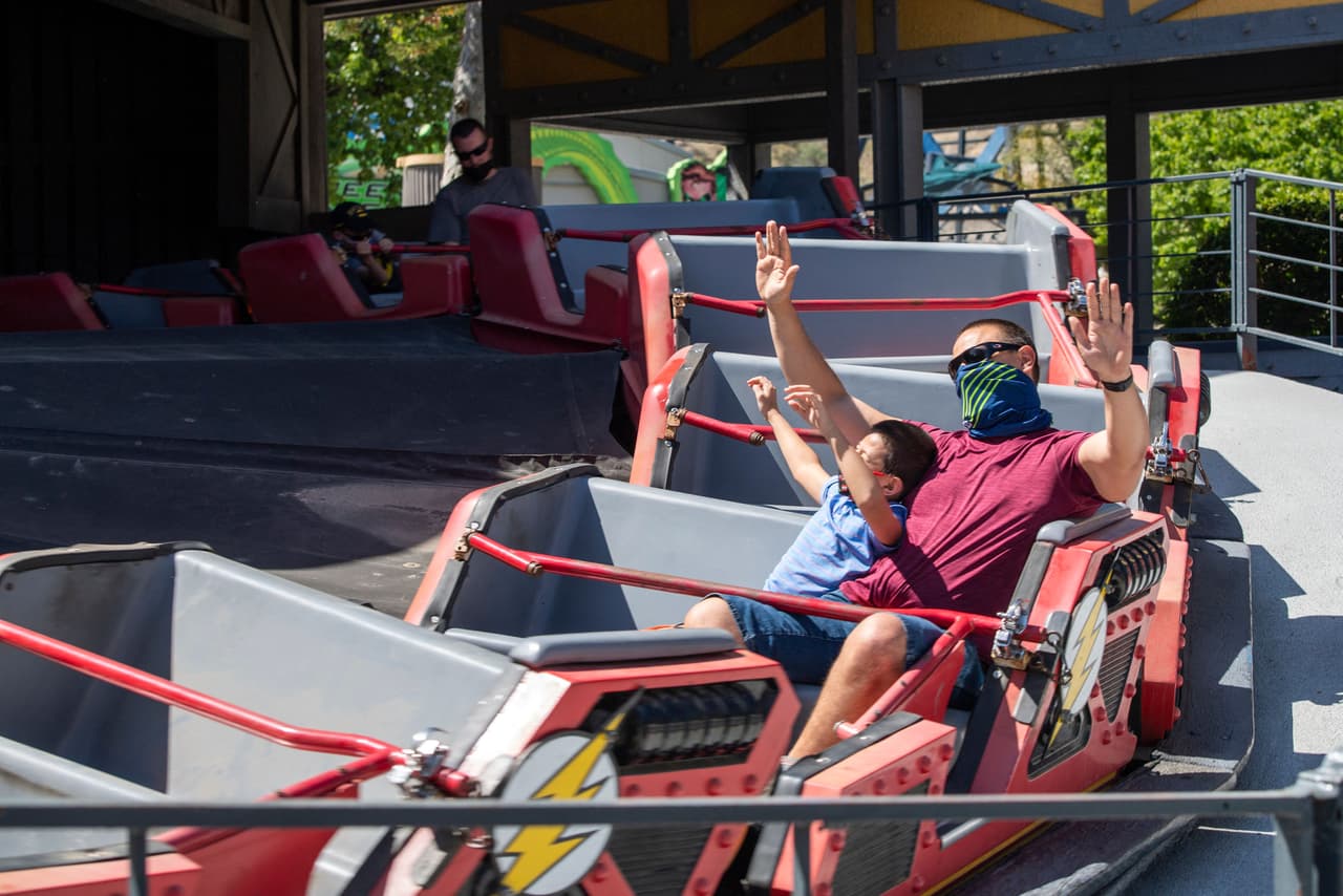Sin embargo, todos los siguientes lineamientos se deben realizar “tomando precauciones" y "evitando las multitudes y los espacios mal ventilados”, informó los CDC.