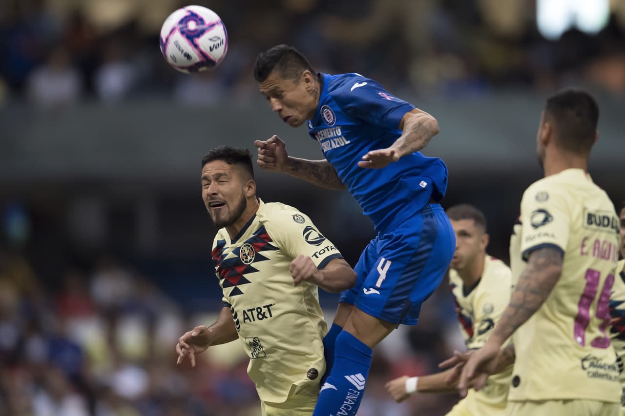 Jorge Sánchez debió de ser expulsado al minuto 28, el jugador salió de cambio por Carlos Vargas al medio tiempo.