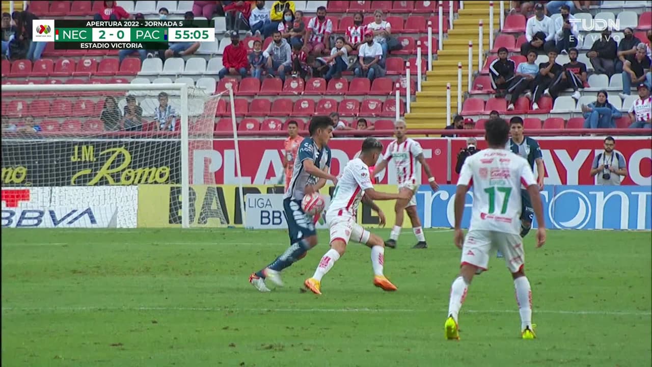 ¡TIRO ATAJADO! disparo por Avilés Hurtado.