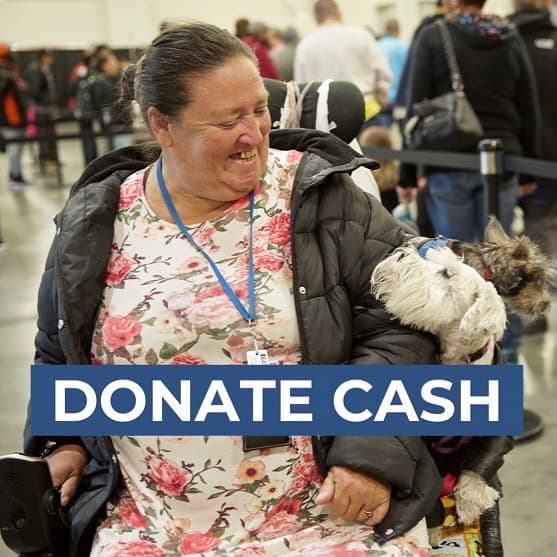 Los organizadores también piden donaciones para poder realizar estos eventos con mayor frecuencia a beneficio de los que no tienen nada.