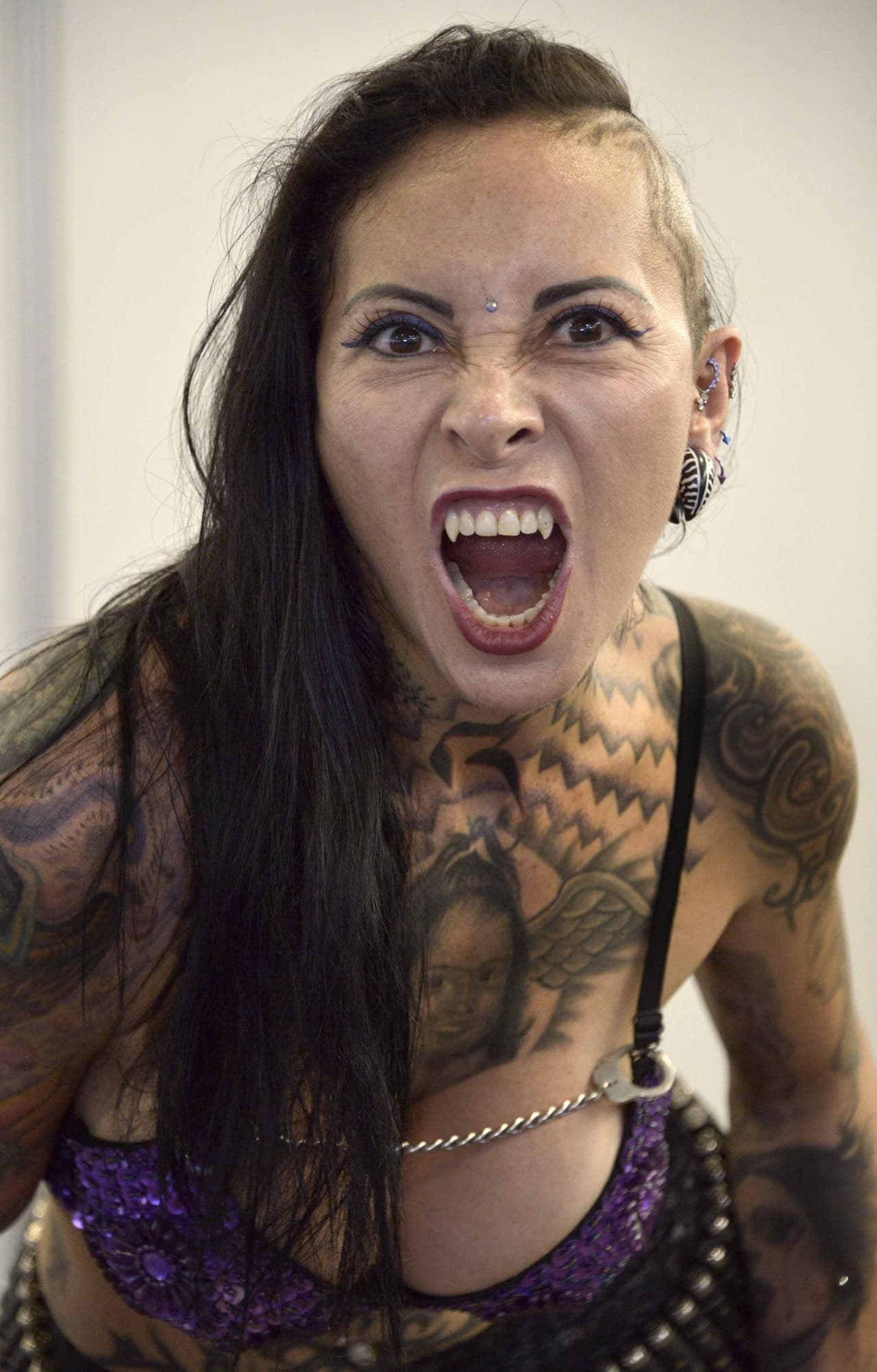 No solo hubo tatuajes, los piercings y expansiones también fueron muy solicitados por los usuarios.