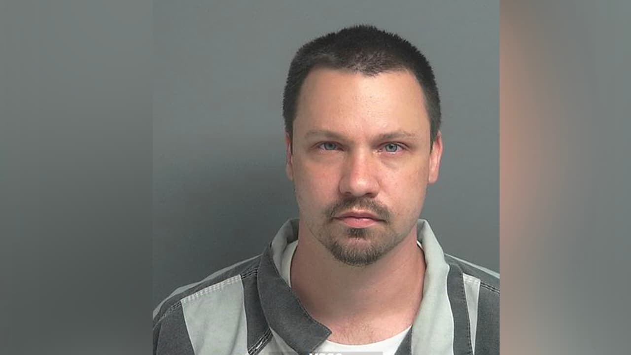 Joshua Ryan Thomas Mitchum - Agresión a un miembro de su familia, 2 en 12 meses.