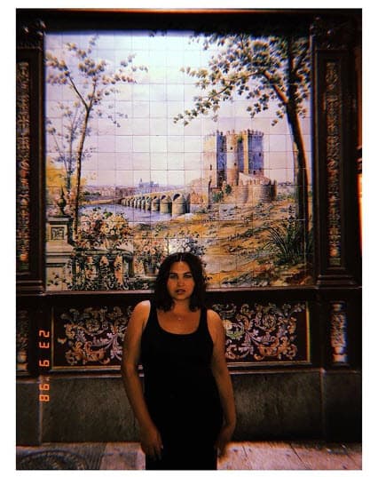 "Nada se compara con la libertad que nos da el empoderamiento personal, el 
<b>aprender a amarse incondicionalmente dentro de nuestra individualidad y nuestro cuerpo</b>… para mí nunca se trató de una talla o un número, sino de amar cada centímetro de mi piel".