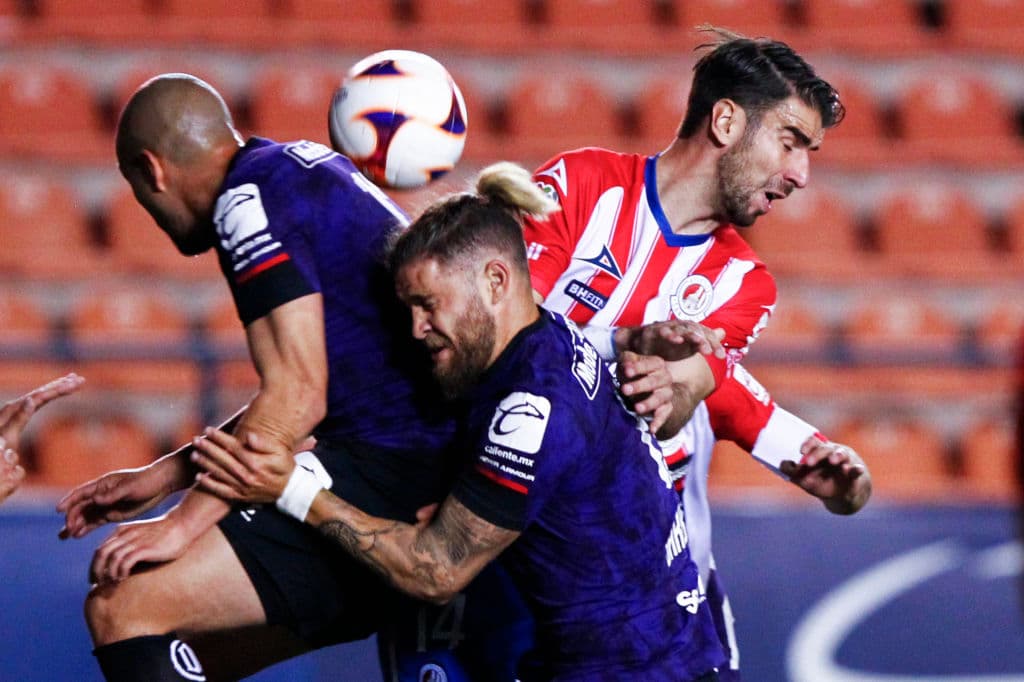 ¡Ambiente de Clásico! Así despidió afición potosina a su equipo